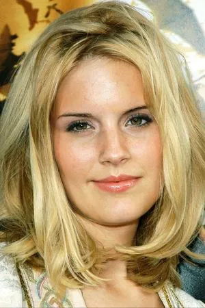 Maggie Grace photo