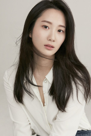 Chae Seo-eun photo