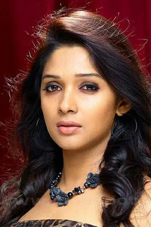 Nyla Usha photo