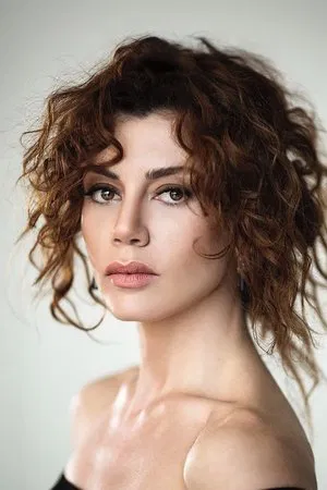 Gökçe Bahadır photo