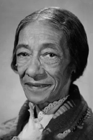 Estelle Hemsley photo