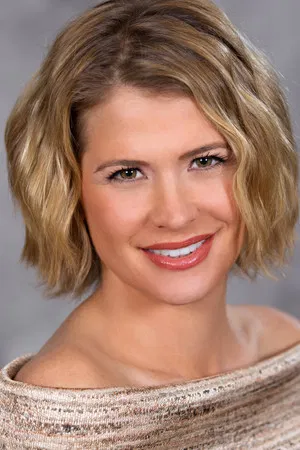 Kristy Swanson photo