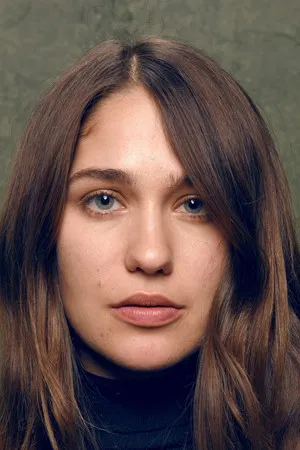 Lola Kirke photo