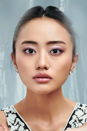 Andrea Kevichusa photo