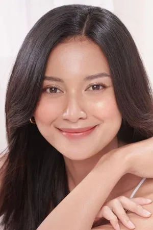 Indah Permatasari photo