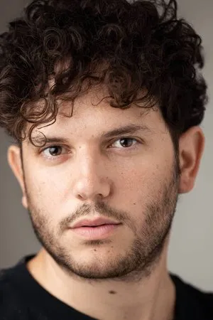 Edison Alcaide photo