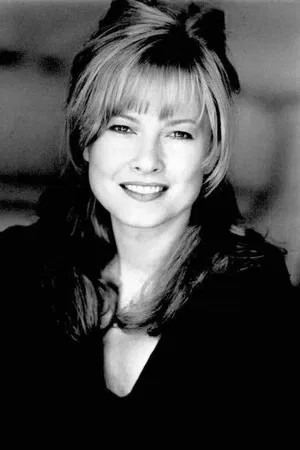 Elyssa Davalos photo