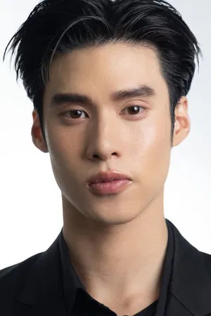 Peemapol Panichtamrong photo