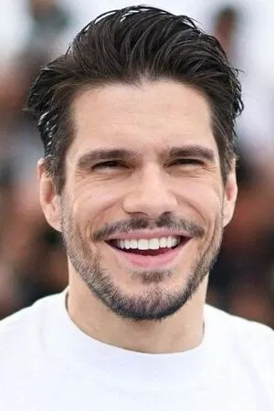 François Civil photo