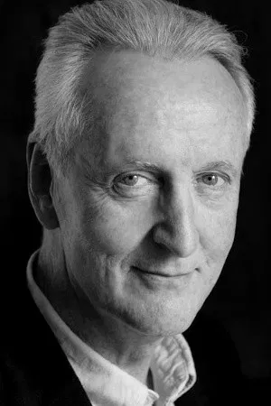 Hugh Fraser photo