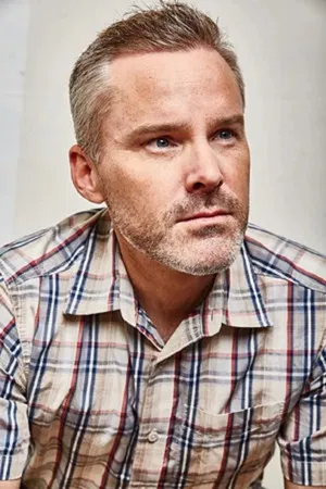 Roger Craig Smith photo