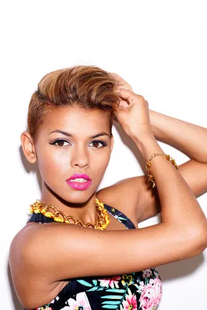 Alexandra Joner photo