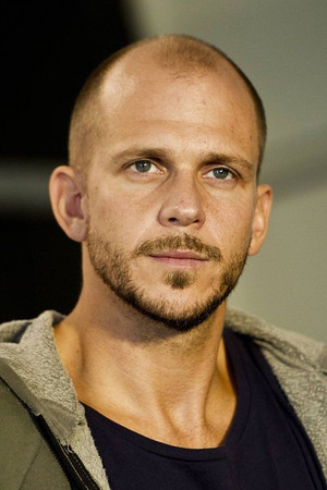 Gustaf Skarsgård photo