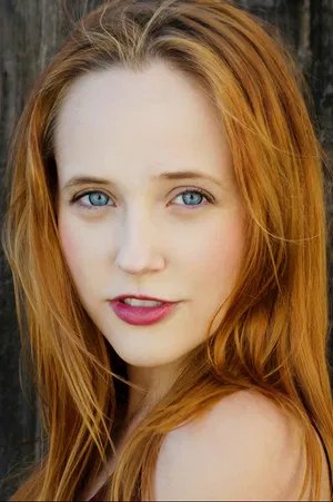 Nicole Elliott photo