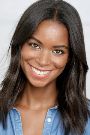 Caroline Harris photo