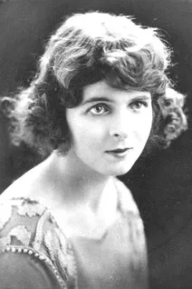 Flora le Breton photo