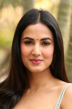 Sonal Chauhan photo