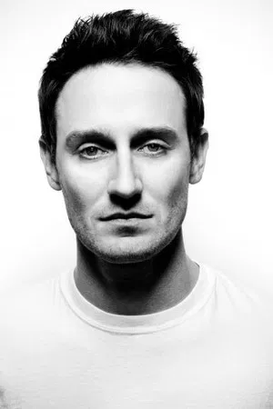 Josh Stewart photo