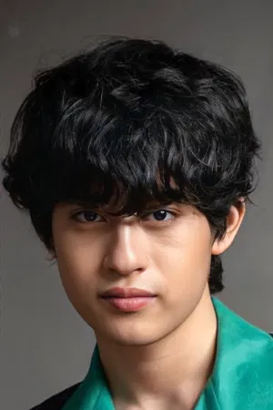 Tinnasit Isarapongporn photo