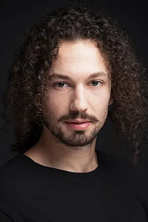 Efecan Şenolsun photo