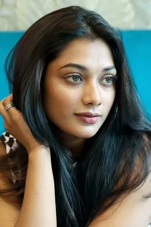 Suganya Shanmugam photo