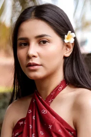 Yunita Siregar photo