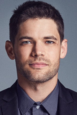 Jeremy Jordan photo