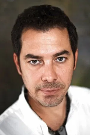 Fikret Kuşkan photo