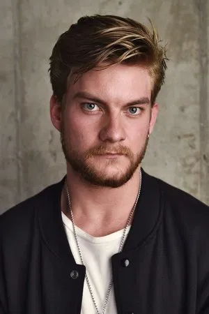 Jake Weary photo