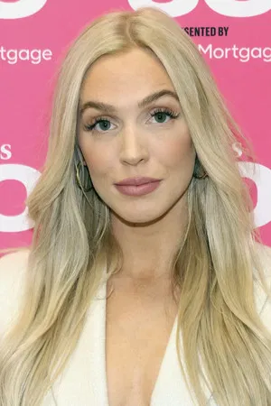 Alexandra Cooper photo