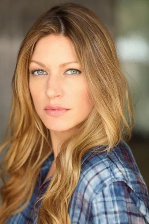 Jes Macallan photo