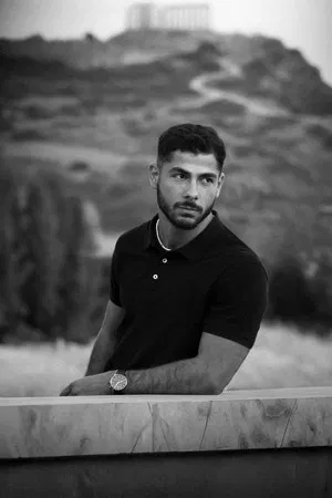 Yiannis Papazachariou photo