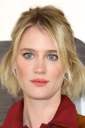 Mackenzie Davis photo