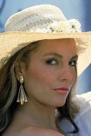 Mónica Gonzaga photo