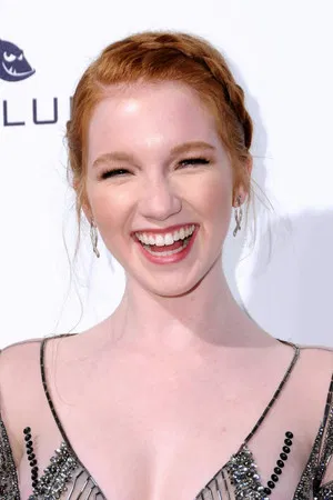 Annalise Basso photo
