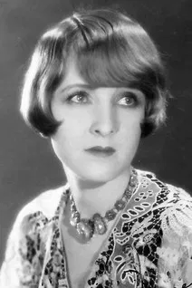 Claire Windsor photo