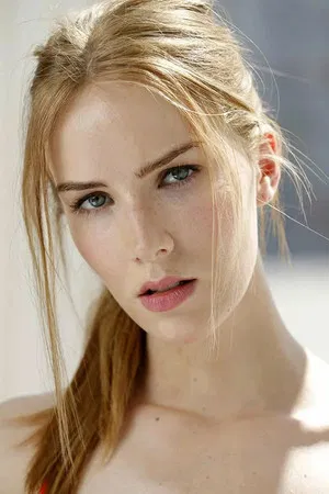 Charlotte Kirk photo