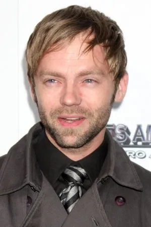 Esteban Powell photo