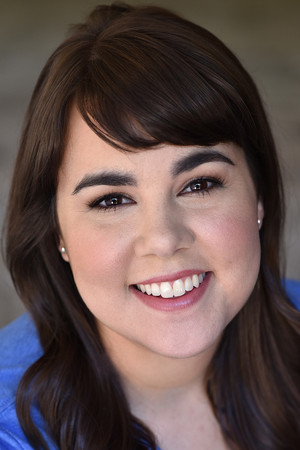 Olivia Harnach photo