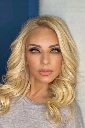 Elena Tsavalia photo