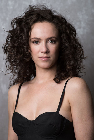 Amy Manson photo