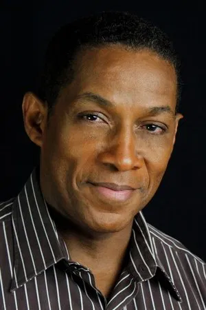 Cameron Arnett photo