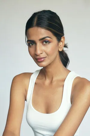 Shruti Chauhan photo