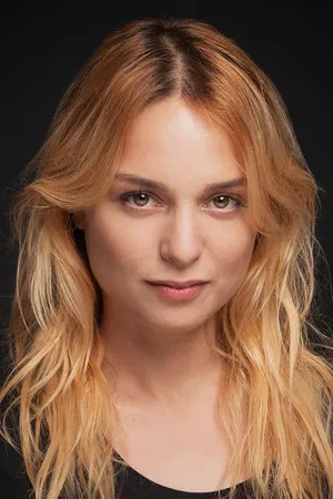 Nilperi Şahinkaya photo