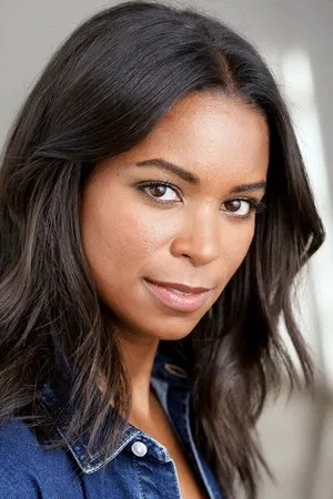 Caroline Harris photo