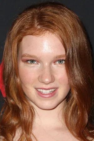 Annalise Basso photo