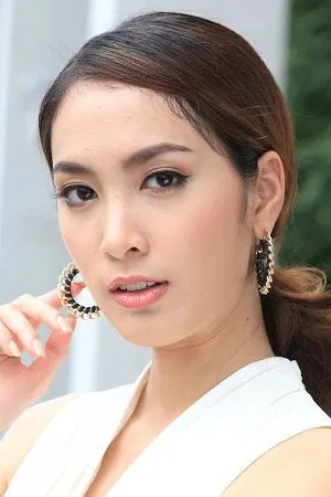 Pitchapa Phanthumchinda photo