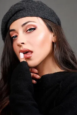 Dilara Büyükbayraktar photo