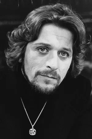 Albert Millaire photo