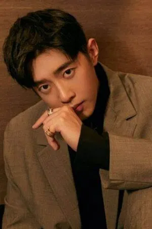 Liang Jingkang photo